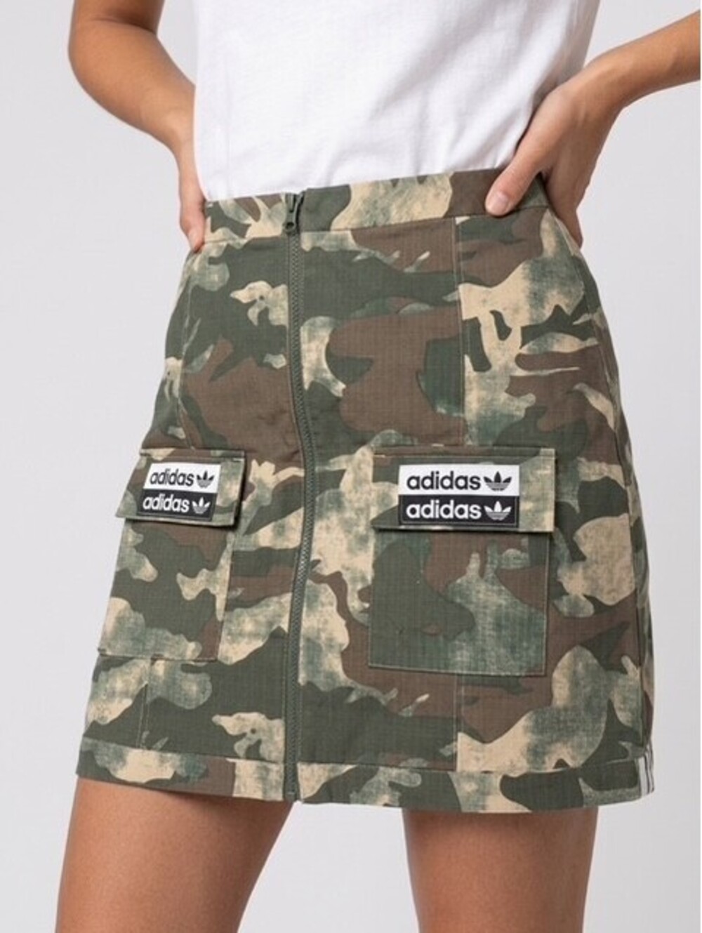 Adidas Women's Camouflage Mini Skirt with Front Pockets and Zip Closure Size L